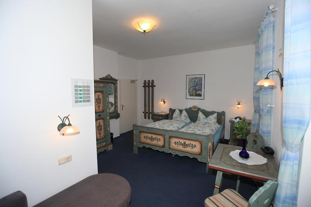 Hotel Zur Post Muelheim an der Mosel Δωμάτιο φωτογραφία